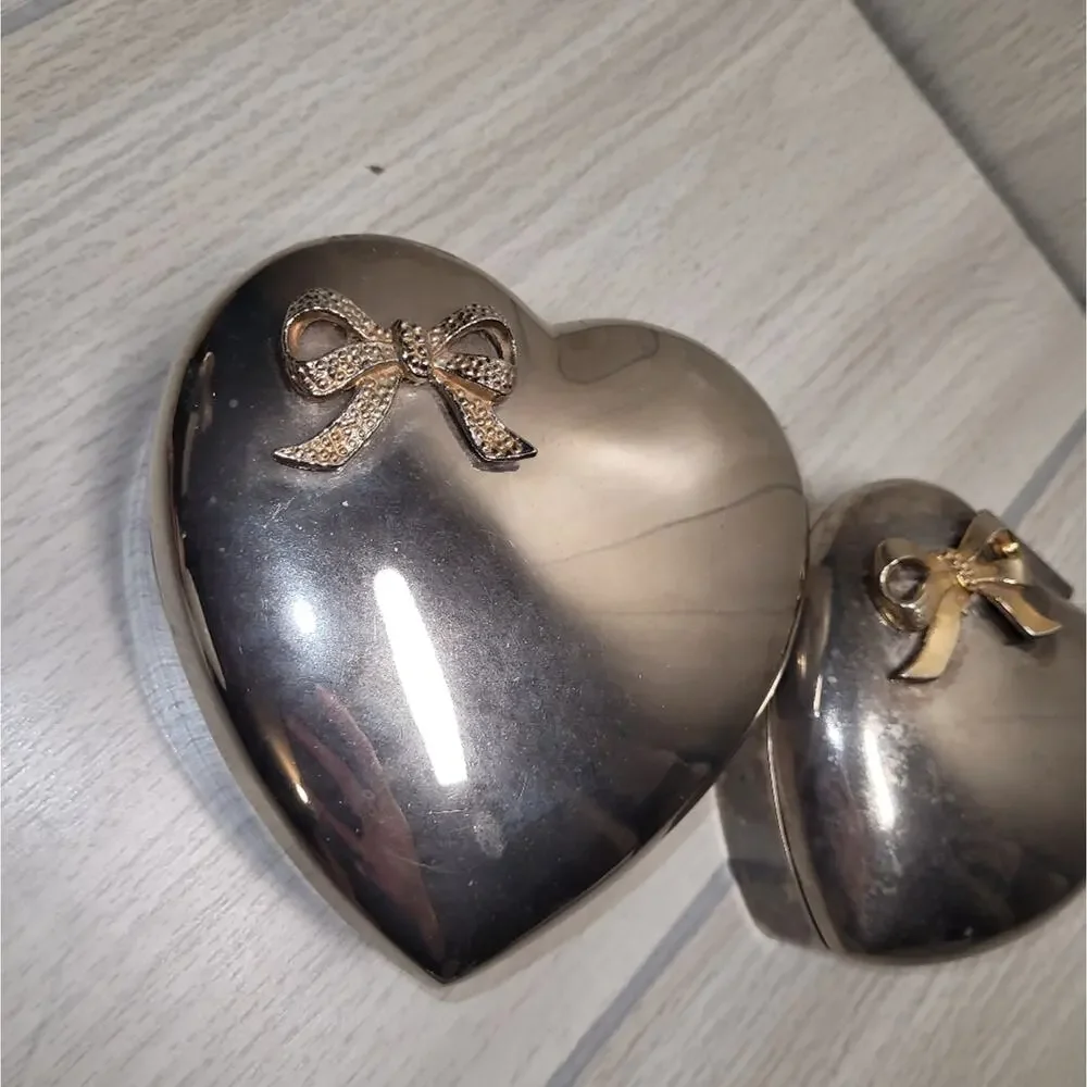 Lot Of 2 Vintage Silver Plated Heart Shaped Felt Lined Trinket Boxes With Bows